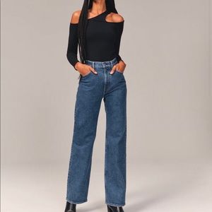 NWT A&F Curve Love 90’s Ultra High Rise Relaxed Jeans